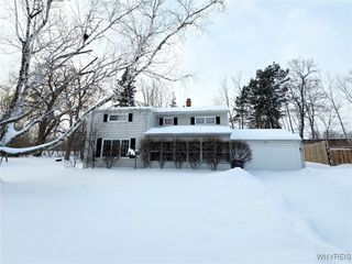 193 Thistle Lea, Amherst, NY 14221