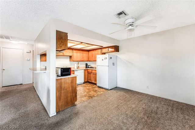 3712 Snorkel Circle D, Las Vegas, NV 89108