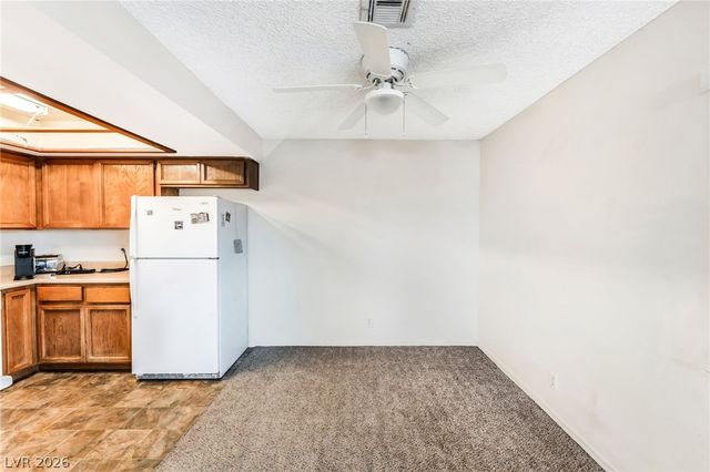 3712 Snorkel Circle D, Las Vegas, NV 89108