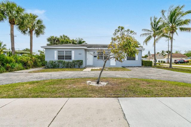 652 Bayberry Drive, Lake Park, FL 33403