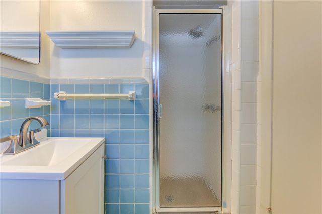 1231 Stonecrest Drive, Houston, TX 77018