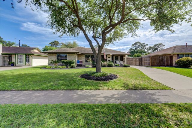 1231 Stonecrest Drive, Houston, TX 77018