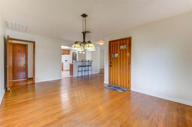 1231 Stonecrest Drive, Houston, TX 77018