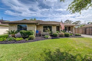 1231 Stonecrest Drive, Houston, TX 77018