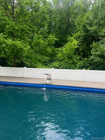 378 Lakeshore Boulevard, Massapequa Park, NY 11762
