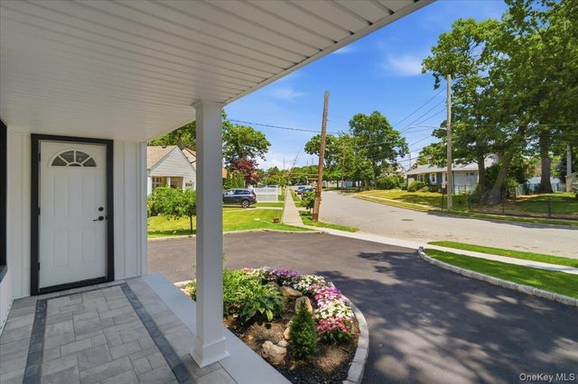 378 Lakeshore Boulevard, Massapequa Park, NY 11762