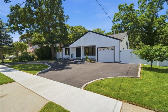 378 Lakeshore Boulevard, Massapequa Park, NY 11762