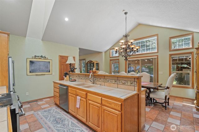 5007 Foxtrail Drive NE, Olympia, WA 98516