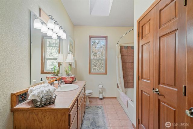 5007 Foxtrail Drive NE, Olympia, WA 98516