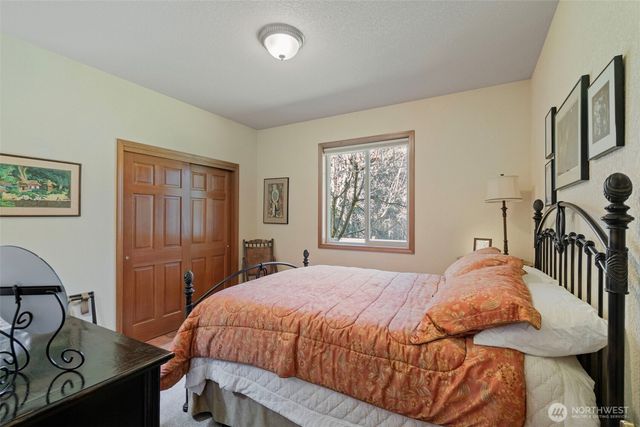 5007 Foxtrail Drive NE, Olympia, WA 98516