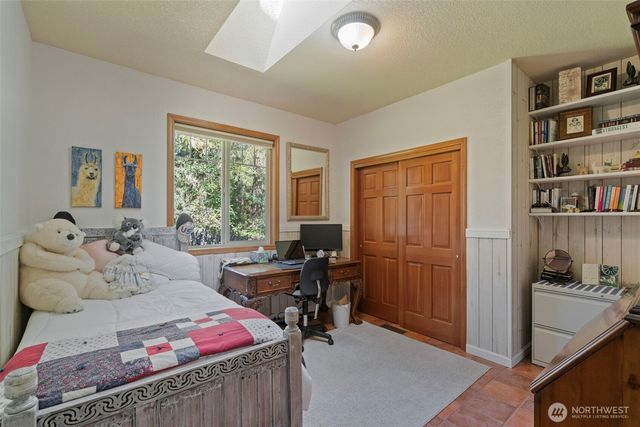 5007 Foxtrail Drive NE, Olympia, WA 98516