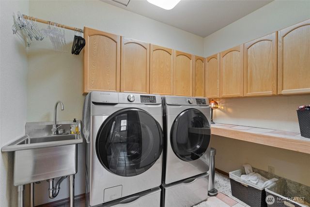 5007 Foxtrail Drive NE, Olympia, WA 98516