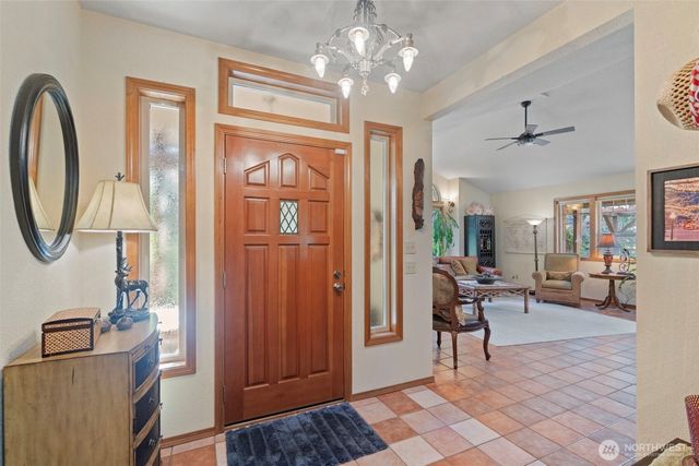 5007 Foxtrail Drive NE, Olympia, WA 98516