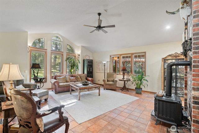 5007 Foxtrail Drive NE, Olympia, WA 98516