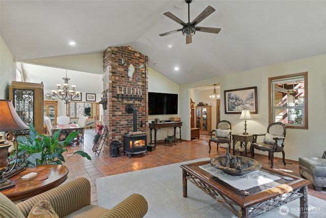 5007 Foxtrail Drive NE, Olympia, WA 98516