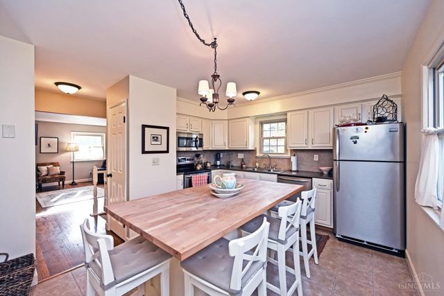 7 Creekwood Square, Glendale, OH 45246