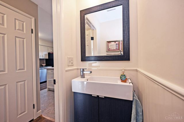 7 Creekwood Square, Glendale, OH 45246