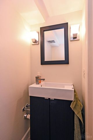 7 Creekwood Square, Glendale, OH 45246