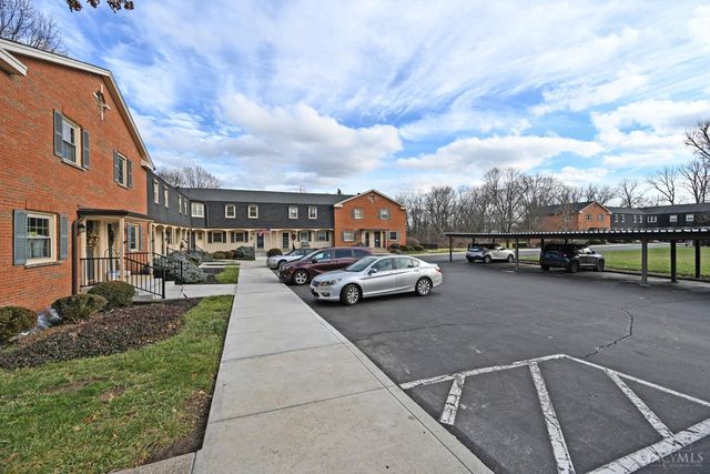 7 Creekwood Square, Glendale, OH 45246