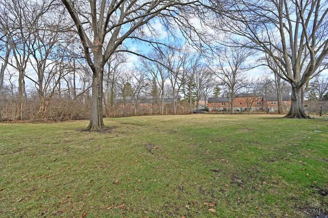 7 Creekwood Square, Glendale, OH 45246