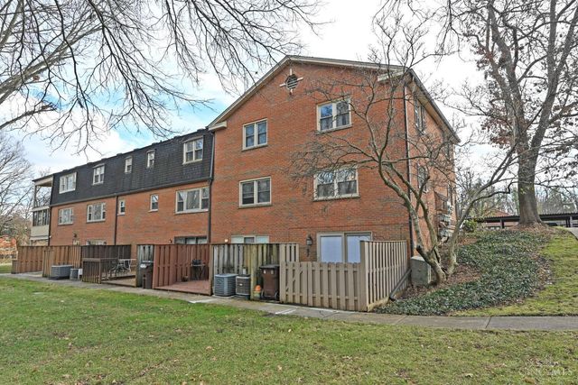 7 Creekwood Square, Glendale, OH 45246