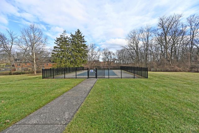 7 Creekwood Square, Glendale, OH 45246