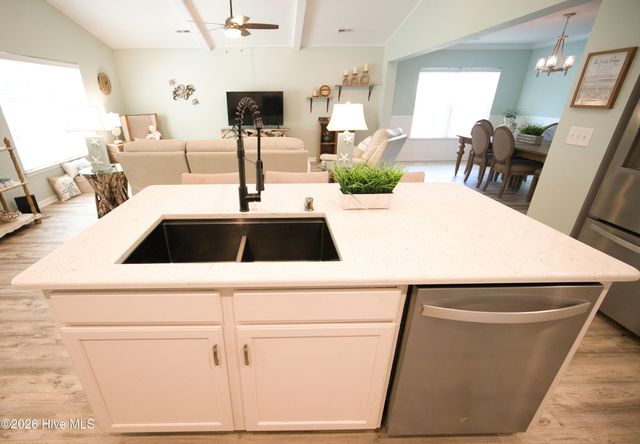 767 Heathers Glen Lane NW, Calabash, NC 28467