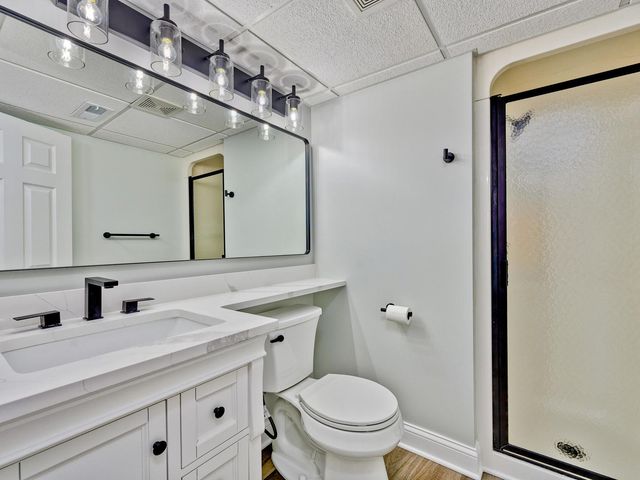 3849 N Parkway Drive 2A, Northbrook, IL 60062