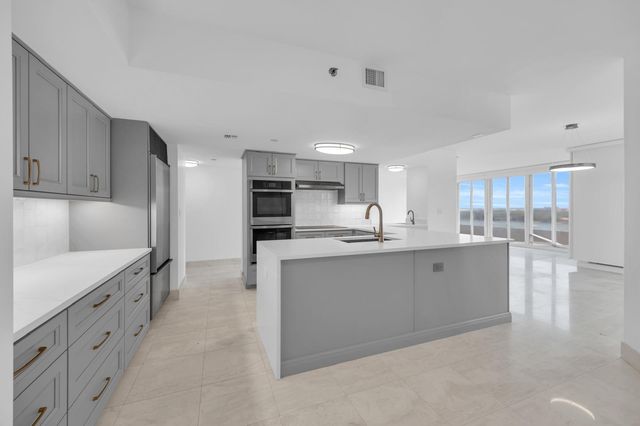 529 S Flagler Dr 14h, West Palm Beach, FL 33401