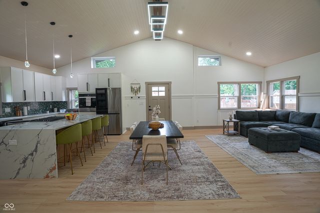 1537 Greer Dell Road, Indianapolis, IN 46260