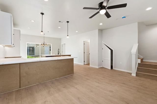 4029 34th St, Sacramento, CA 95820