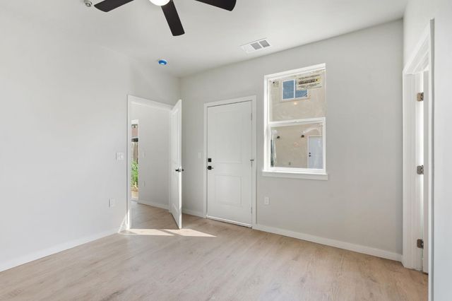 4029 34th St, Sacramento, CA 95820