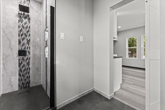 2180 S 60th STREET, West Allis, WI 53219