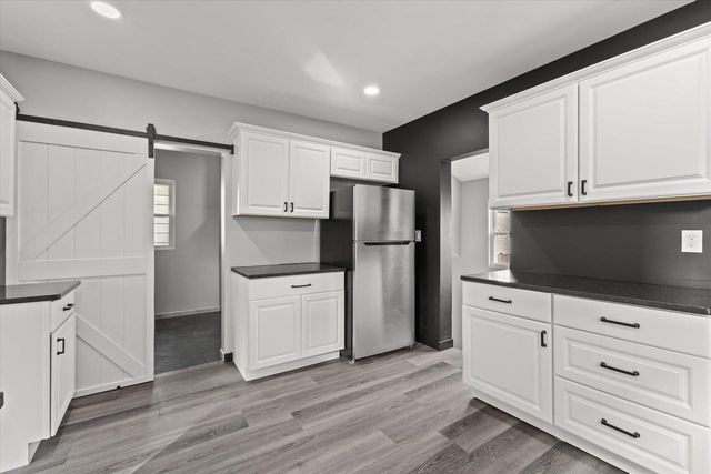 2180 S 60th STREET, West Allis, WI 53219