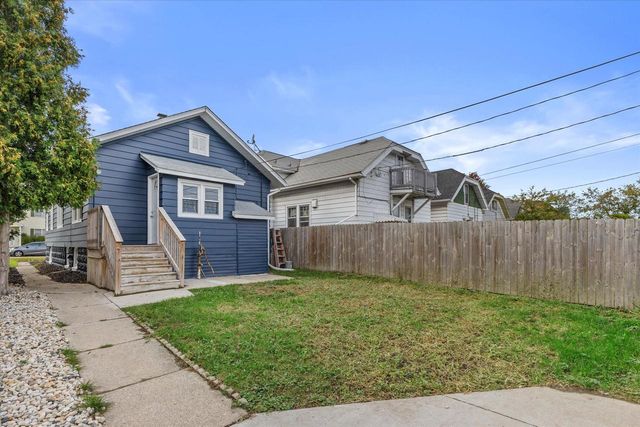 2180 S 60th STREET, West Allis, WI 53219