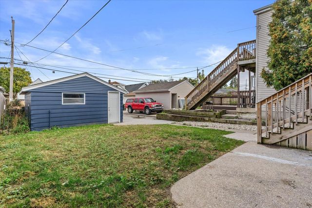 2180 S 60th STREET, West Allis, WI 53219