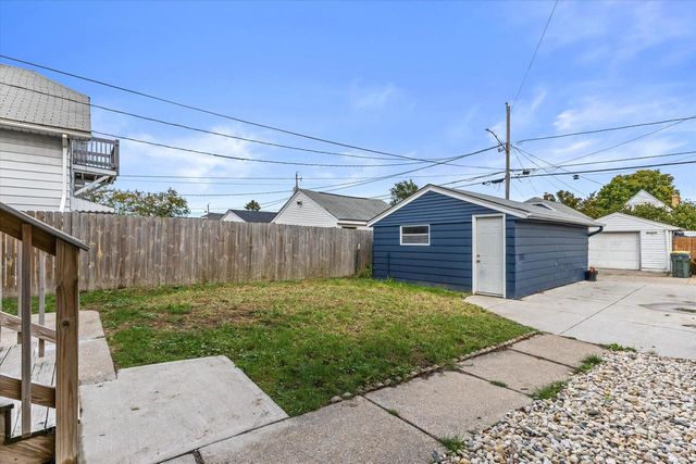 2180 S 60th STREET, West Allis, WI 53219