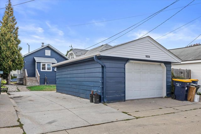 2180 S 60th STREET, West Allis, WI 53219