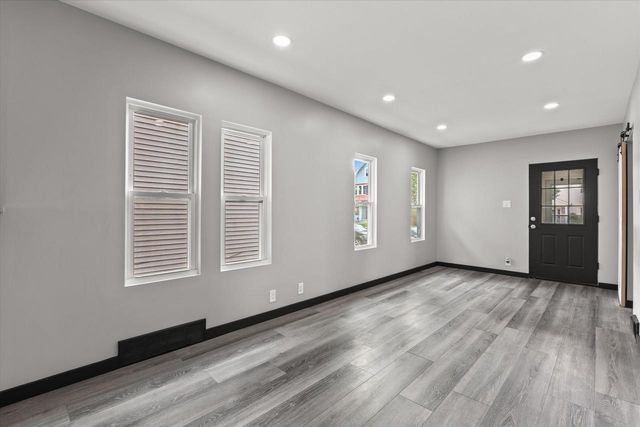 2180 S 60th STREET, West Allis, WI 53219