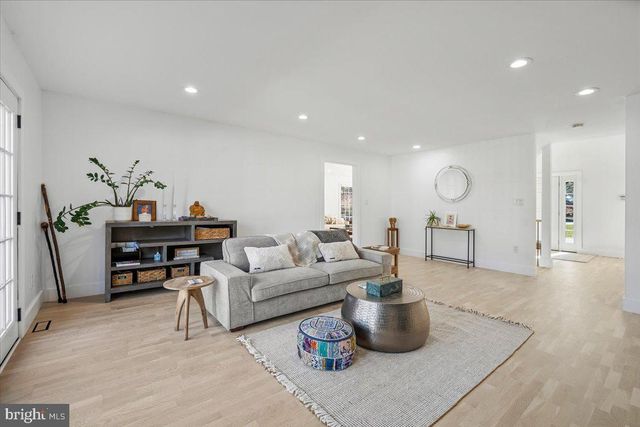 11309 HIDDEN HOLLOW CT, Potomac, MD 20854