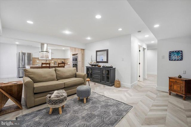 11309 HIDDEN HOLLOW CT, Potomac, MD 20854