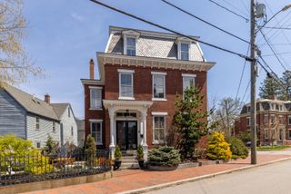 303 Pleasant Street, Portsmouth, NH 03801