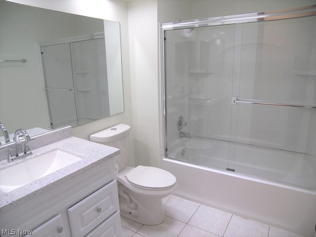 32156 S Roundhead Drive, Solon, OH 44139