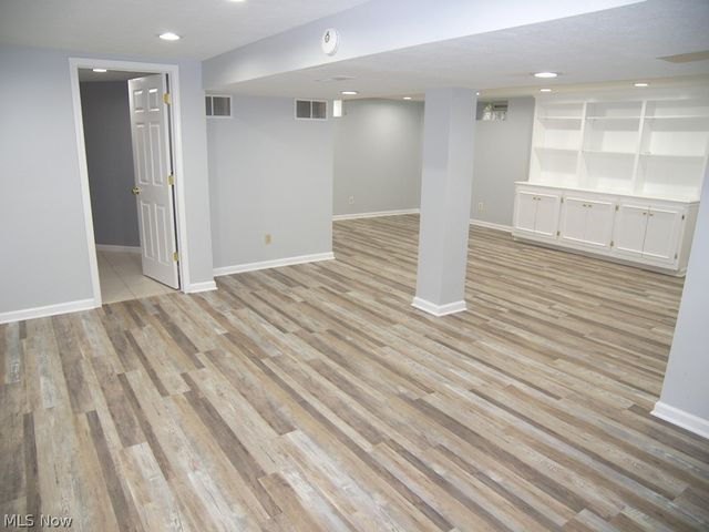 32156 S Roundhead Drive, Solon, OH 44139