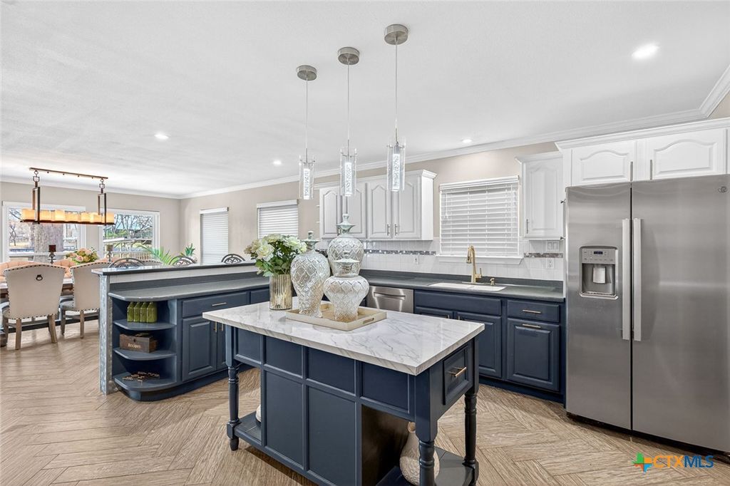 Image 22 of property listing at 232 Lake Ridge Drive, Seguin, TX 78155