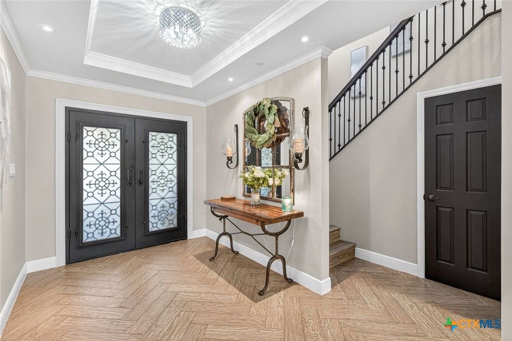 Image 32 of property listing at 232 Lake Ridge Drive, Seguin, TX 78155