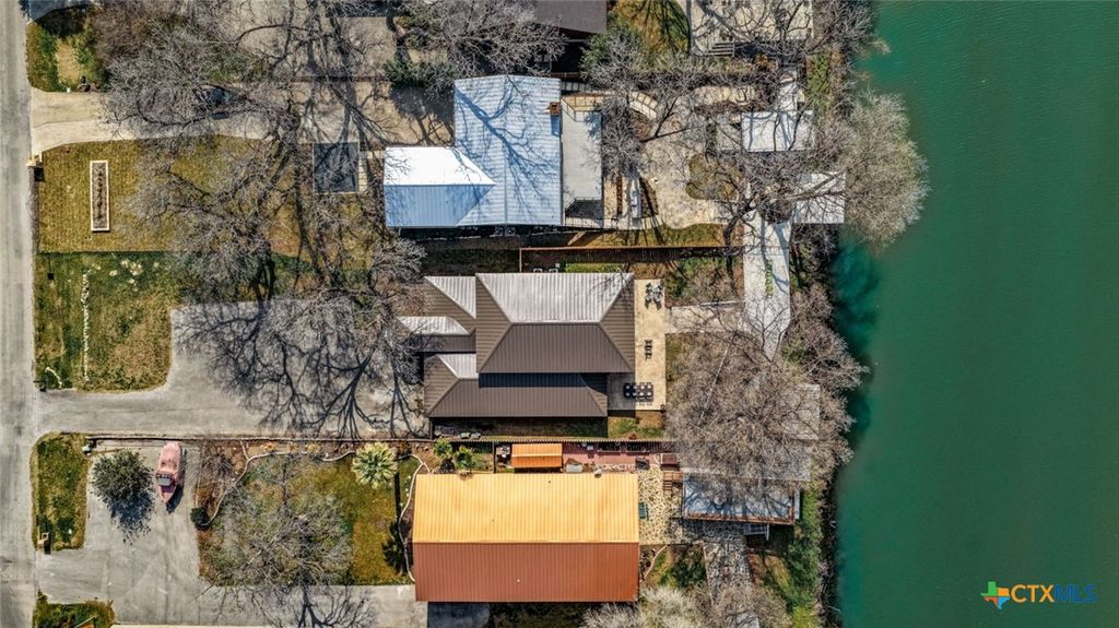 Image 46 of property listing at 232 Lake Ridge Drive, Seguin, TX 78155