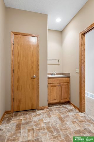 10326 S 179th Street, Omaha, NE 68136