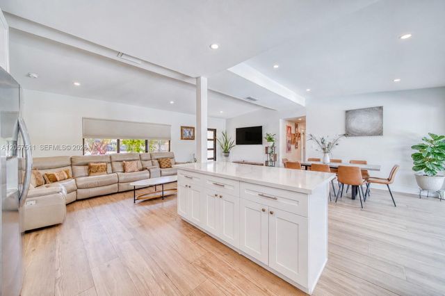 9200 SW 178th St, Palmetto Bay, FL 33157