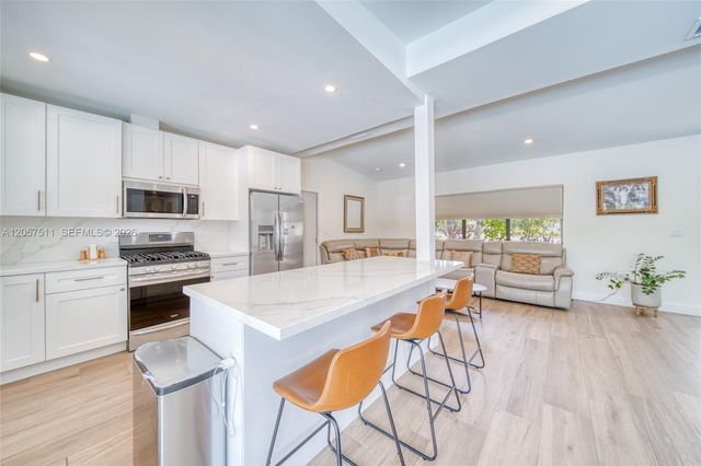 9200 SW 178th St, Palmetto Bay, FL 33157
